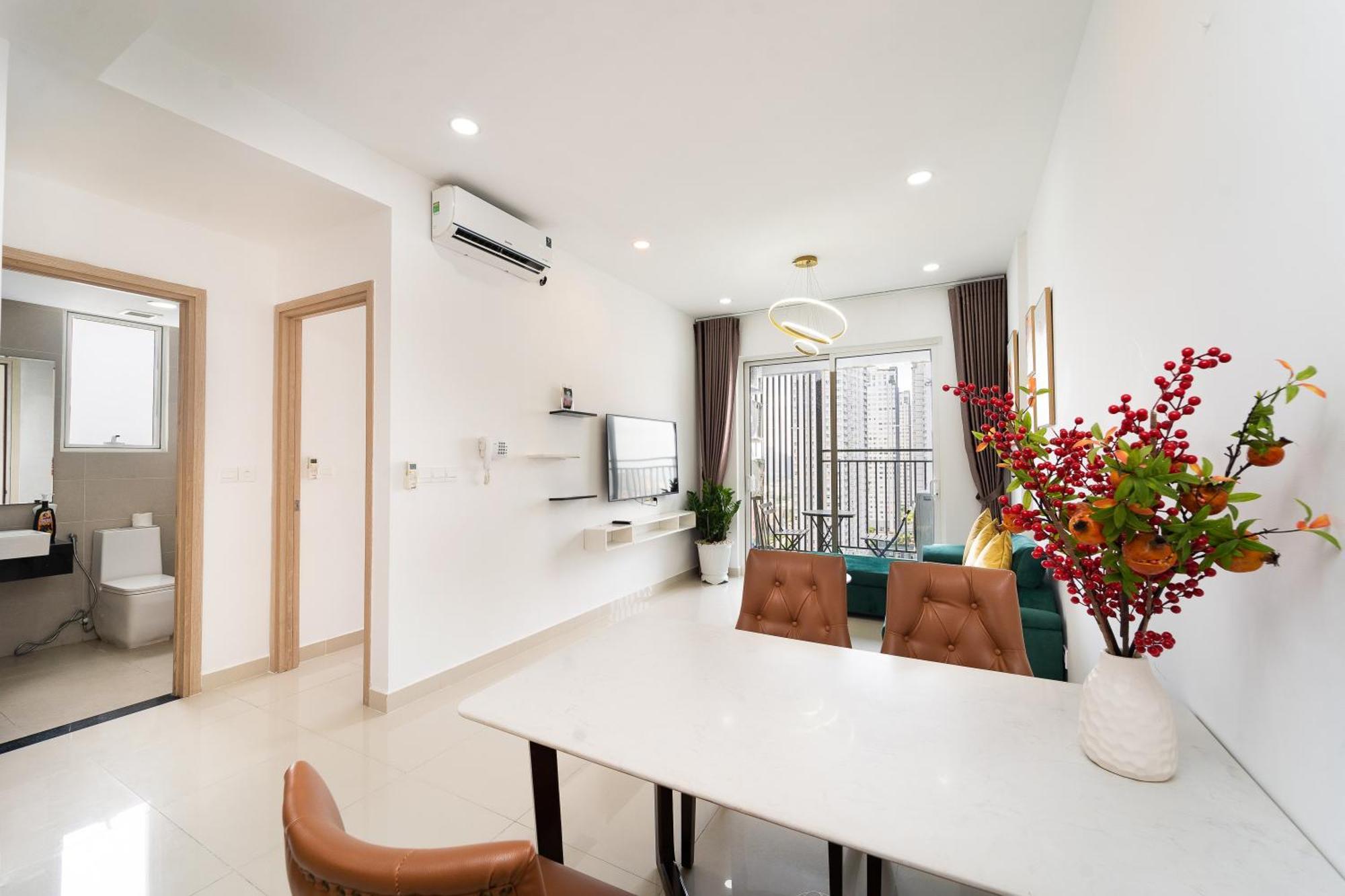 Căn hộ 2br Golden View Sunrise Cityview Hana's D7 *