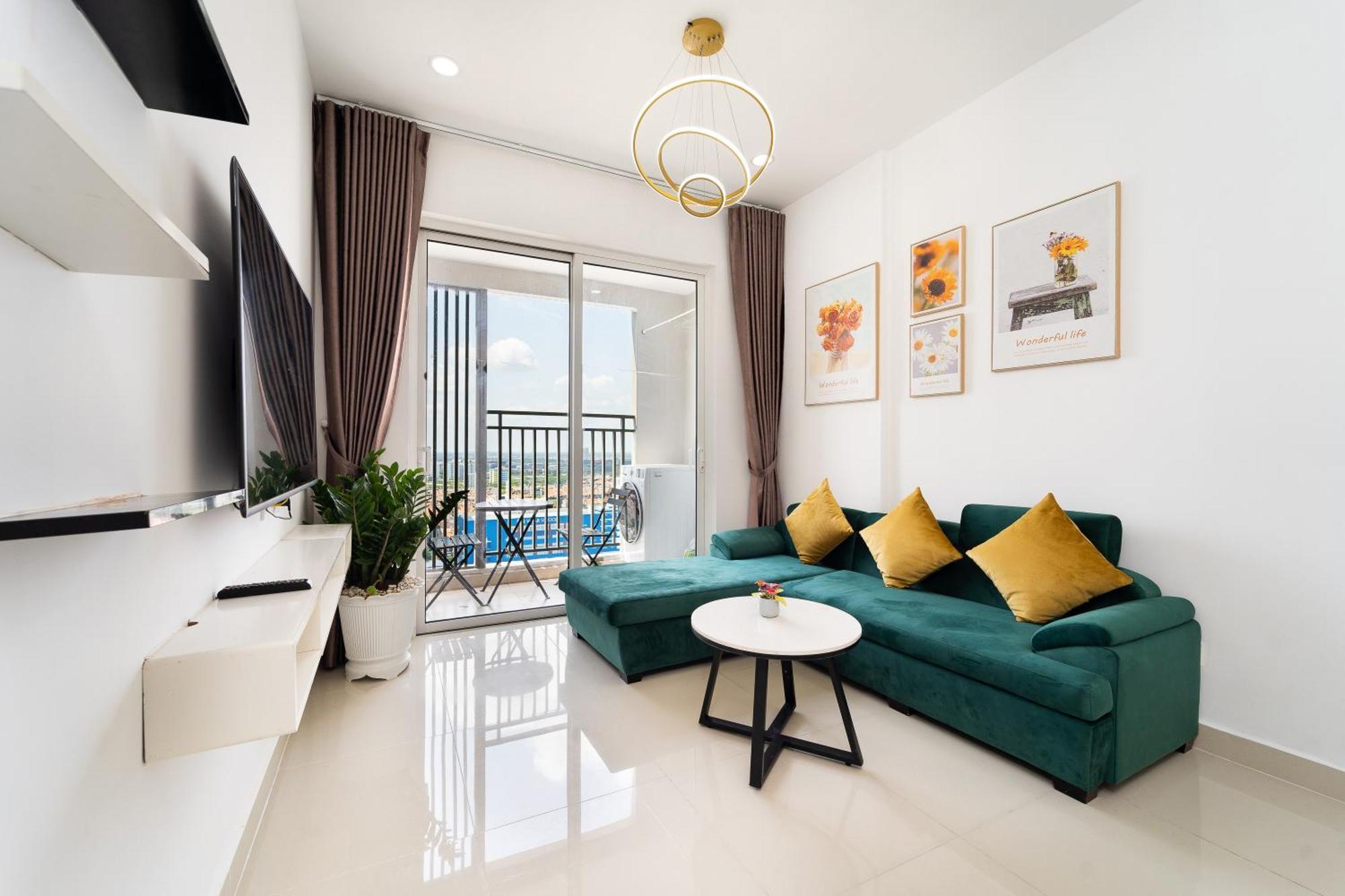 Căn hộ 2br Golden View Sunrise Cityview Hana's D7 *